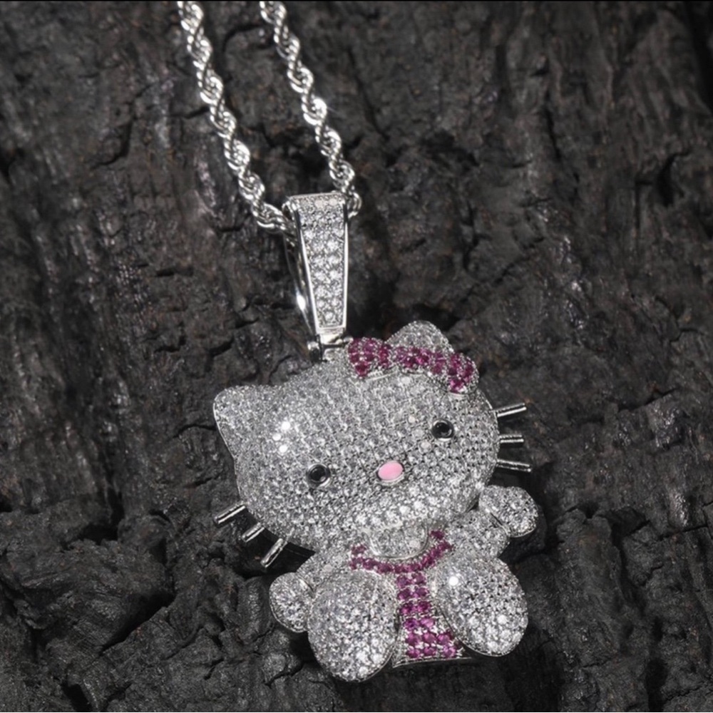 Hello kitty necklace